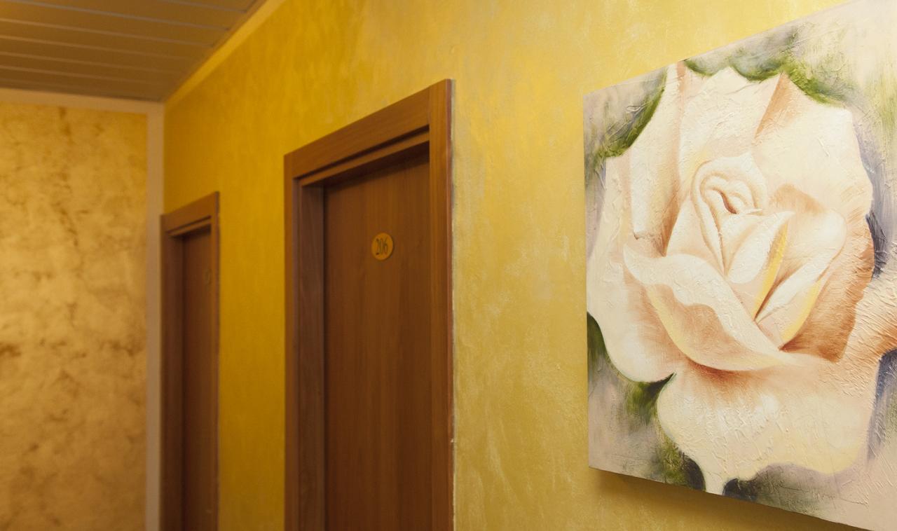 Hotel Taormina リド・ディ・イエゾロ エクステリア 写真